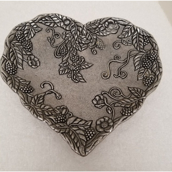 2-Carson Freeport PA. Friendship plate and heart shape plate - Picture 2 of 10